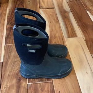 Bogs winter boots Boys size 5